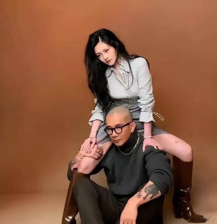 大S和具俊晔结婚时，这三张照片，始终不明白是什么意思？ 