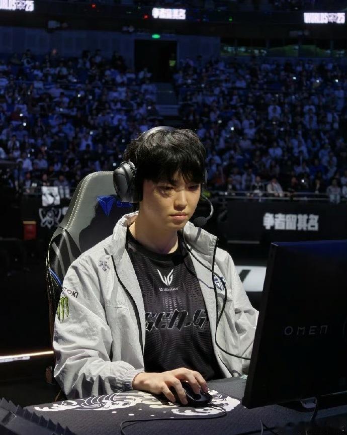 Chovy告别S15
KT 3-1 击败GEN：作为LCK一号种子和夺冠热门的G