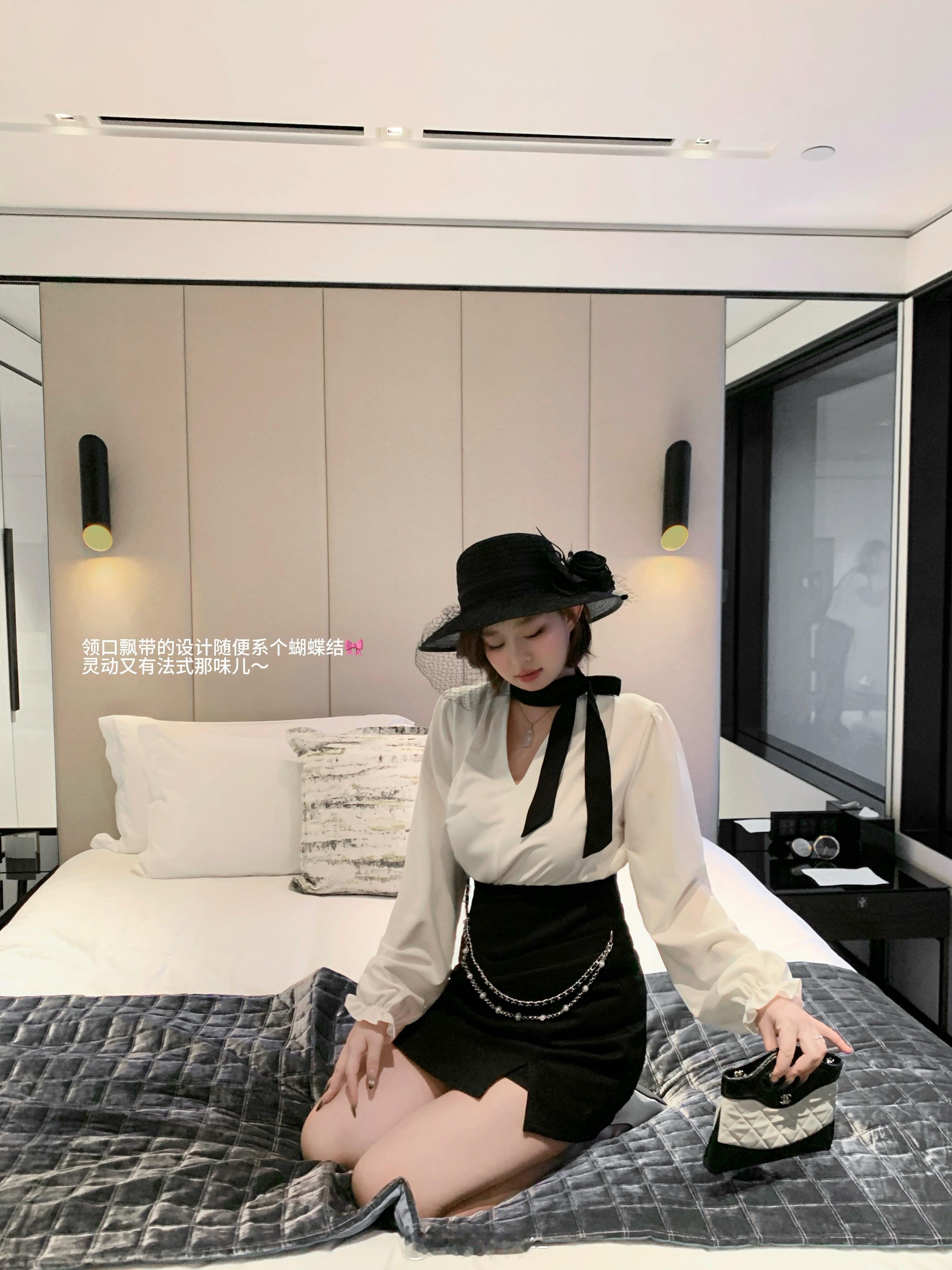 极简主义꙳🖇️ 💭˖꙳🎞️｜会反复穿的一件衬衫赫本风斜肩衬衫真的是气质神器