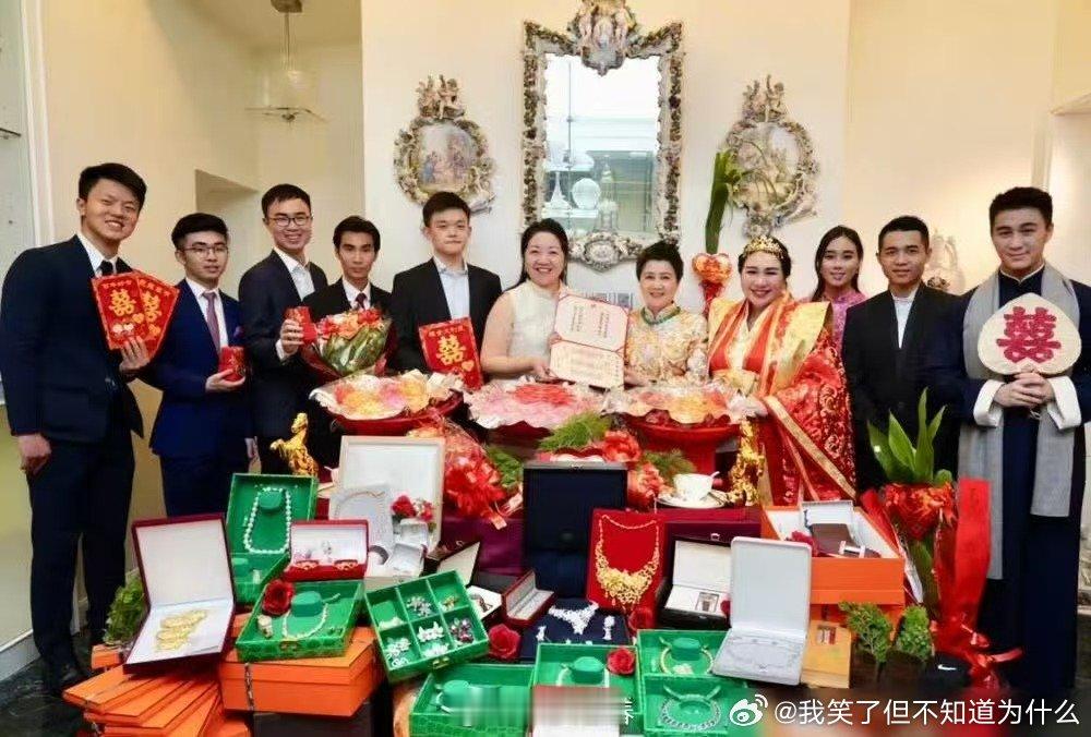 何超盈订婚的照片何超盈订婚照 何超盈订婚的照片