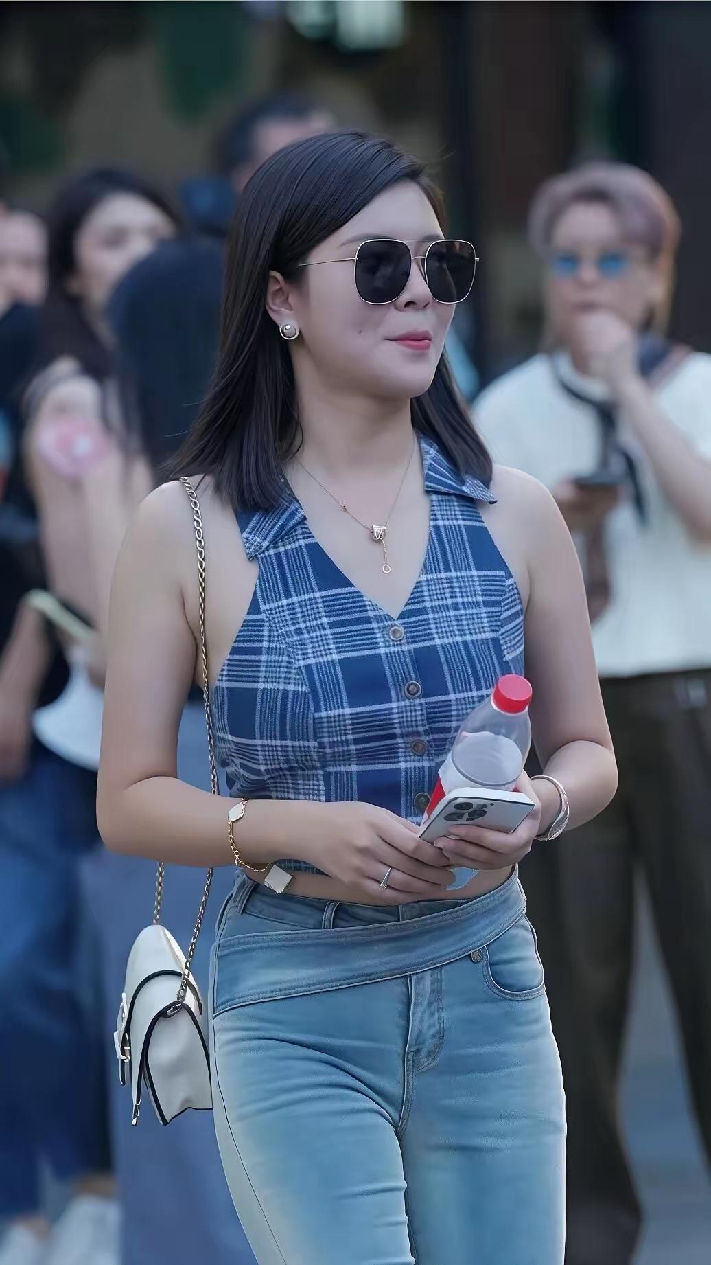 都市美女街拍分享穿搭 街拍 高清美女 高雅气质美女 好身材性感女神