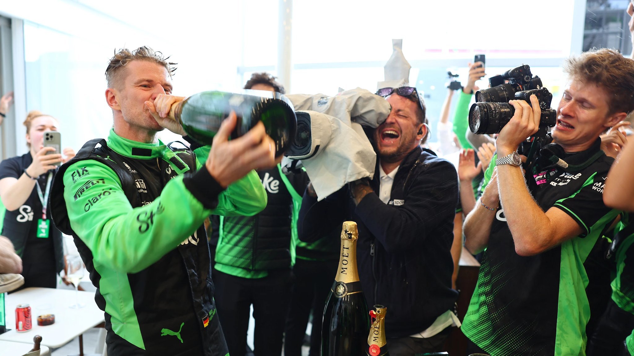 霍肯伯格2021年曾很接近加盟红牛马尔科：“他当时正在与我们谈判，佩雷兹赢下了2