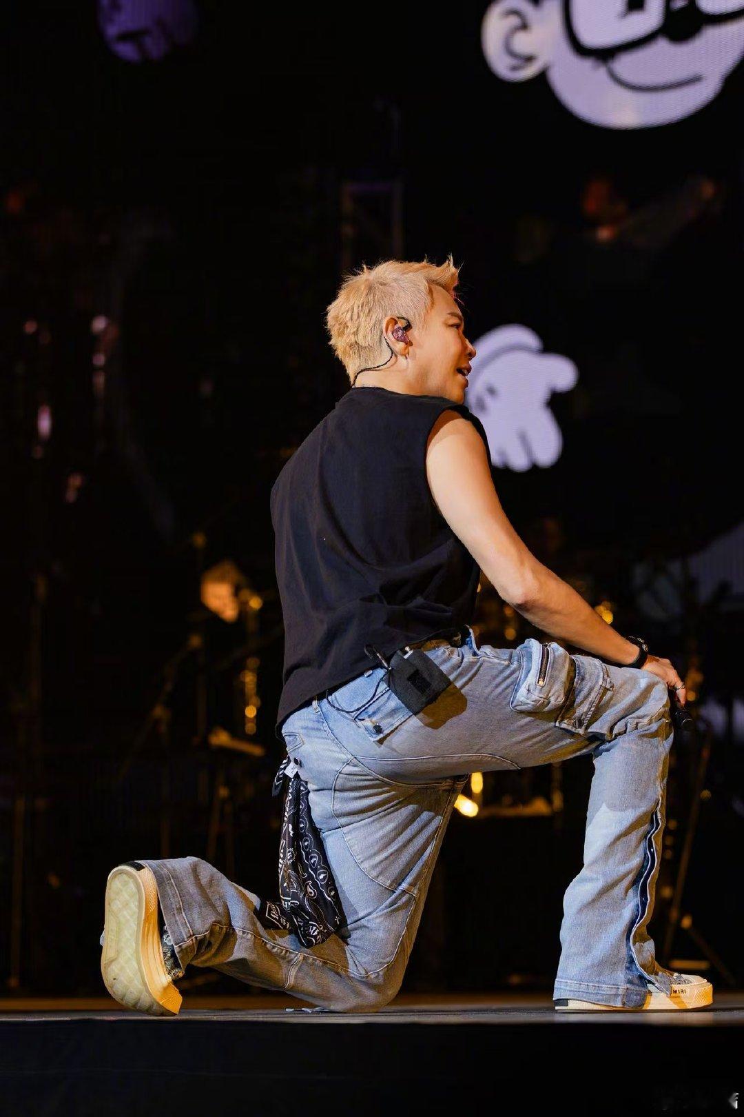 陶喆边走漏风声边撤回 陶喆哥这“漏风”小举动，如同给我们打开了一扇通往2026音