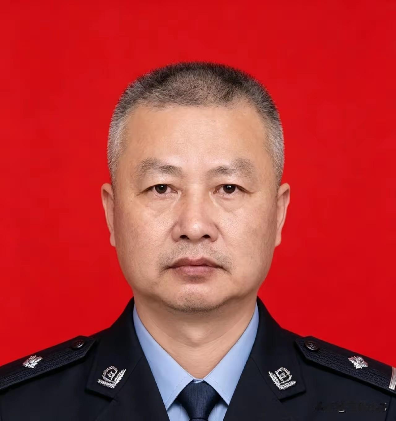 李海东，男，1968年12月生，中共党员，福建莆田市公安局涵江分局法制大队二级警