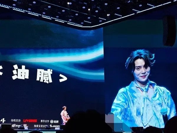 好久不见肖宇梁，他怎么变这样了 