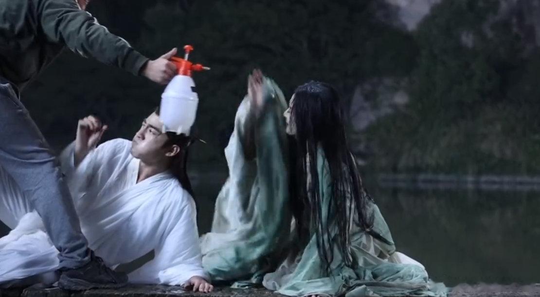 被与凤行的花絮笑喷了，明明剧里面那么唯美，花絮却那么搞笑！#赵丽颖神图的诞生# 