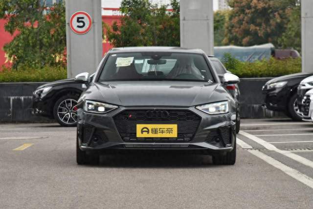 奥迪 S4