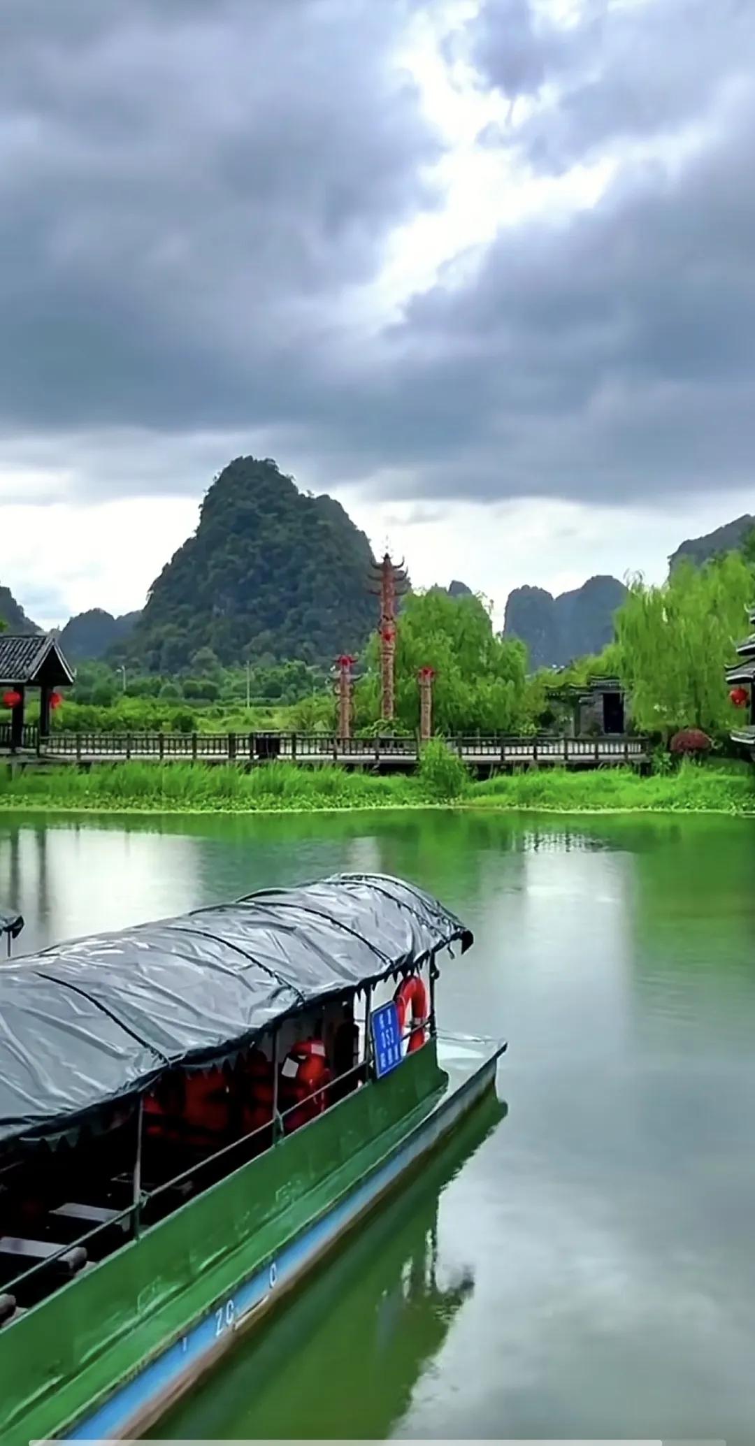 山水秋色美如画，游船宛如画中行风景 美景如画风景图