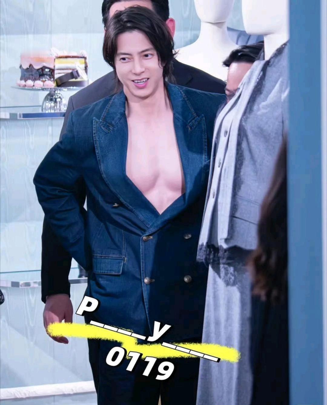 大方哦，🐻都直接给看 