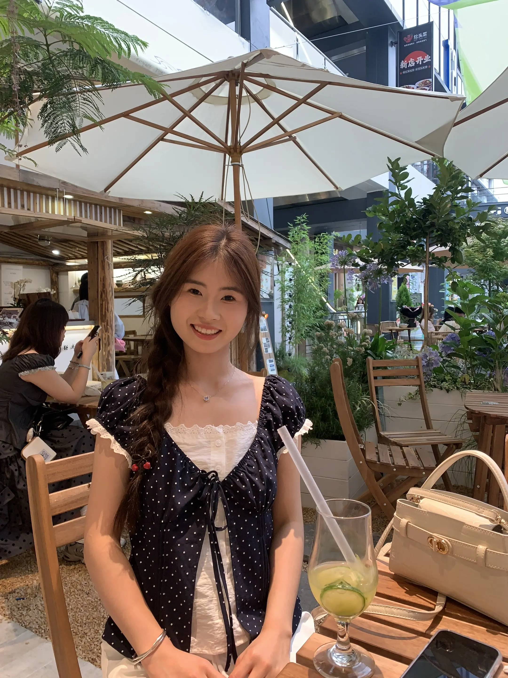 我给你 8️⃣ 千块入赘我家，房子我买，车子你买，孩子跟你姓，父母一起...