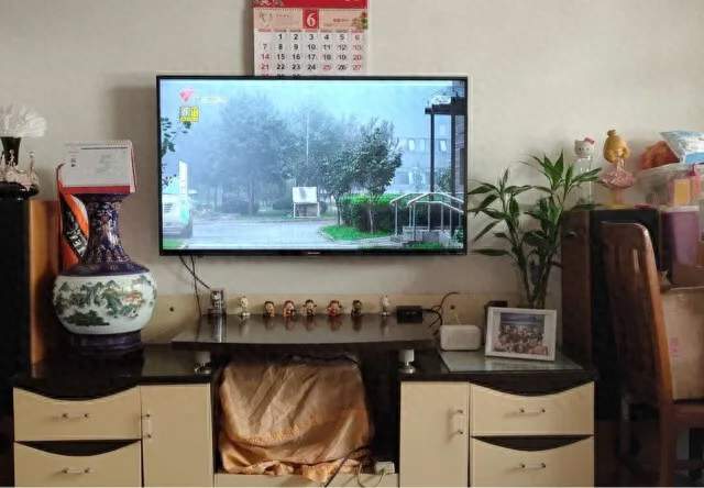 不用宽带、没有月租！中老年人免费看央视+省市本地频道实操指南