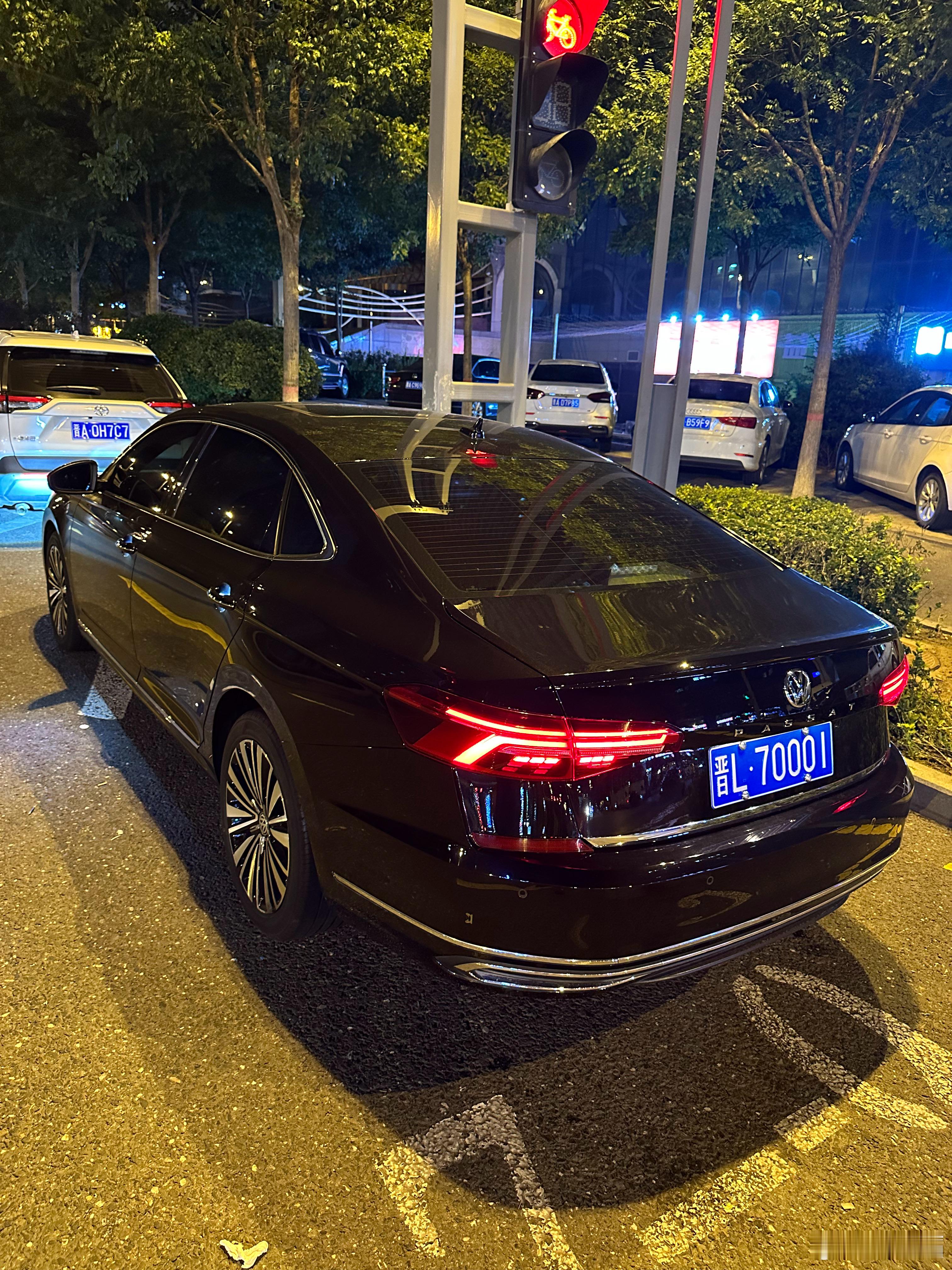 6万公里的新款帕萨特没有5万公里的老迈腾开着厚重有质感。 ​​​