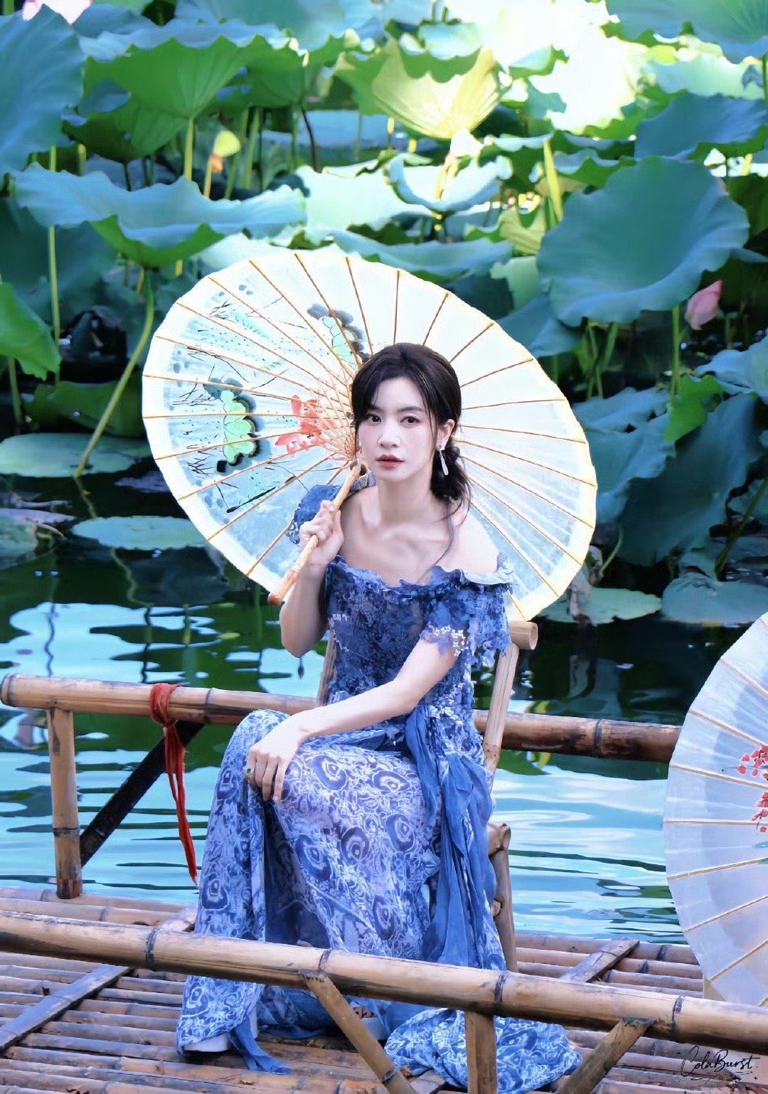 李晟 女人不能这么坐吗对不起了我真的要守护女性跨坐自由了！！就这个坐姿舒服！！ 