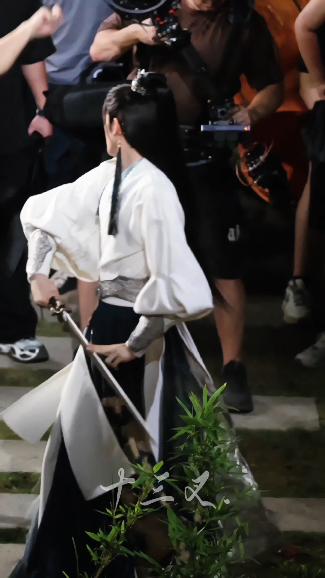 盯着✌🏻研究了好半天 感觉要是我来干 下一秒就能划伤手[柯基][柯基] ​​​
