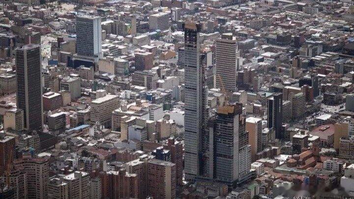 凤凰新闻【互逐大使！这两国翻脸了】哥伦比亚外交部20日宣布驱逐玻利维亚驻哥伦比亚