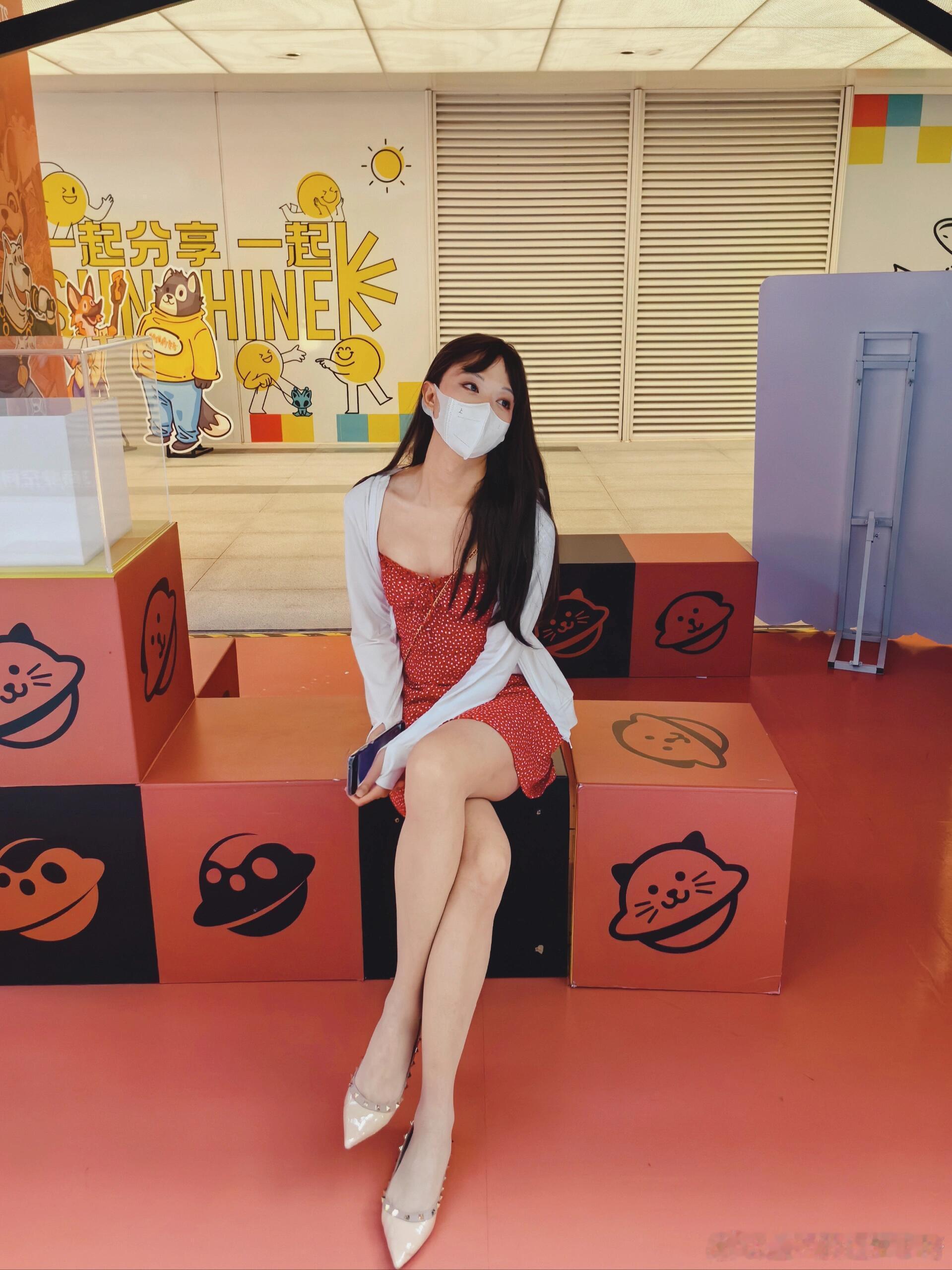 红色连衣裙很喜庆～ ​​​
