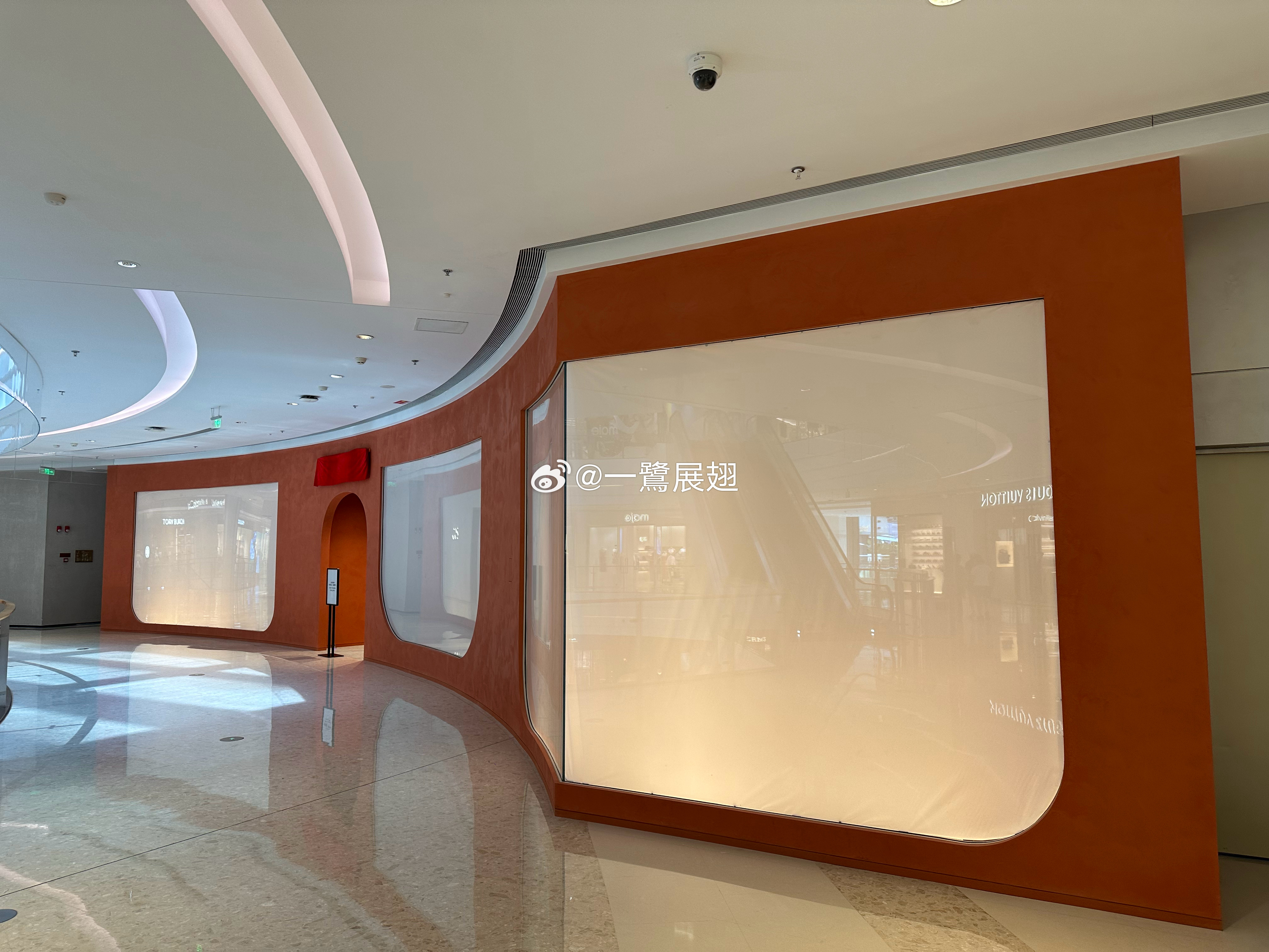 厦门商业 爱马仕万象城临时过渡店拆围。 厦门·厦门万象城