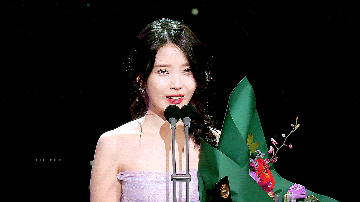 IU 🫧 ​​​