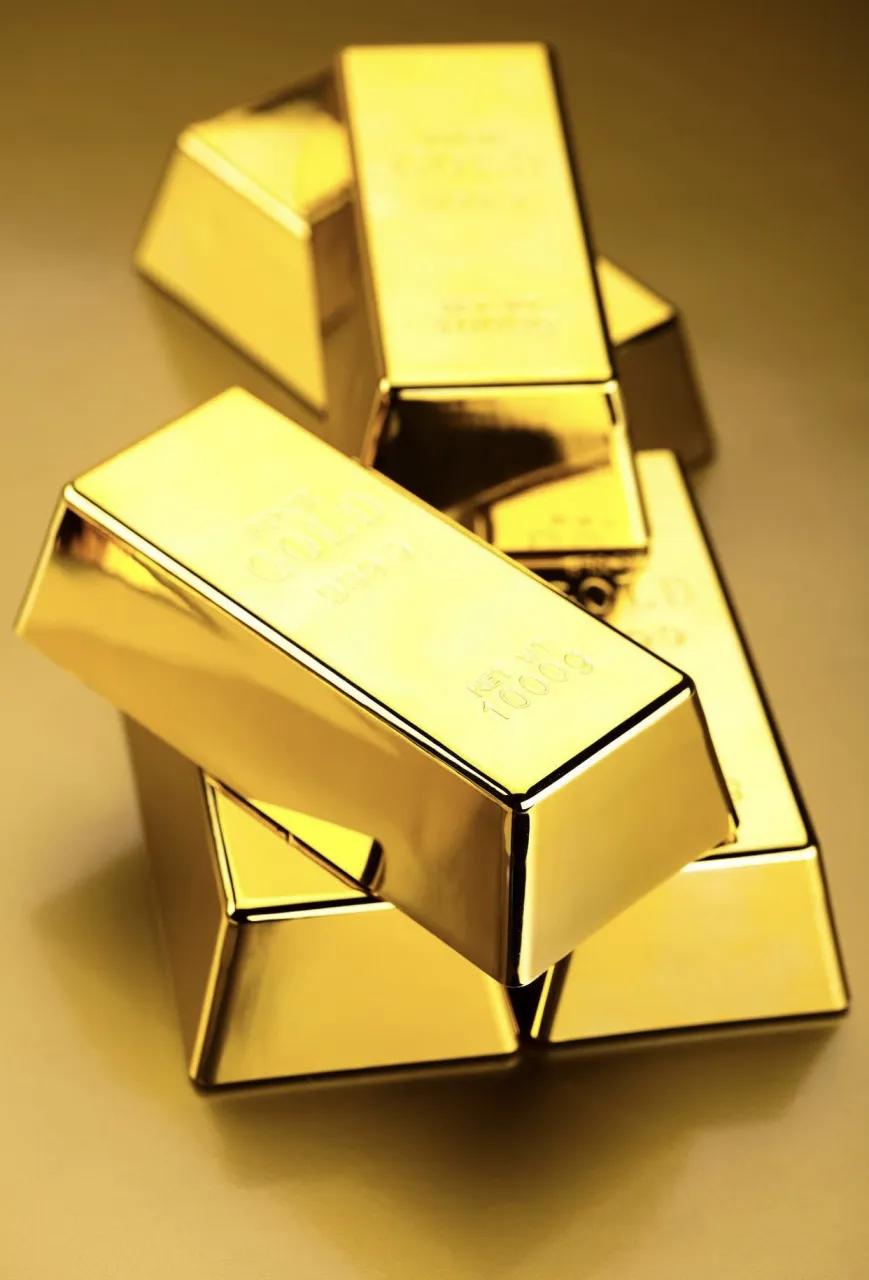 10月17日晚间，黄金市场局势陡然生变，此前创下历史新高的现货黄金价格大幅回落，