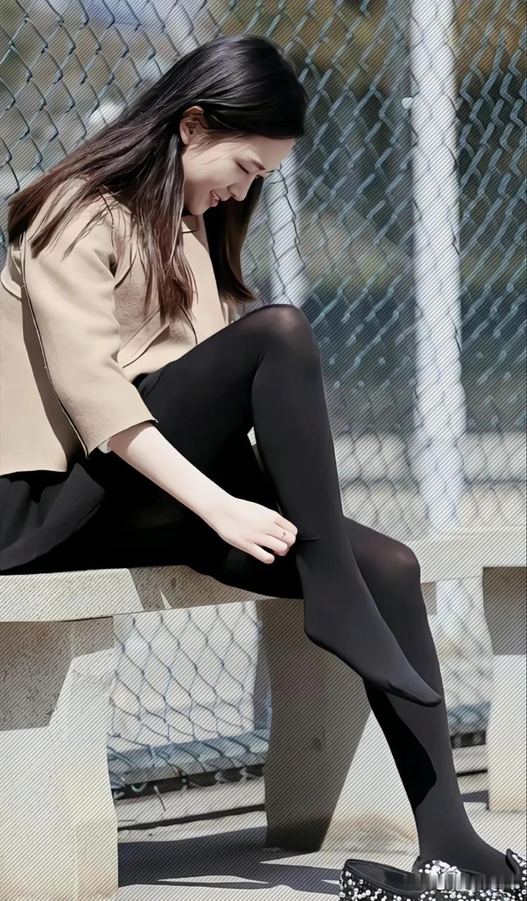 #脚丫子经常洗还会臭是怎么回事#袜子的材质不好，或者不经常洗脚，无论是鞋子还是袜