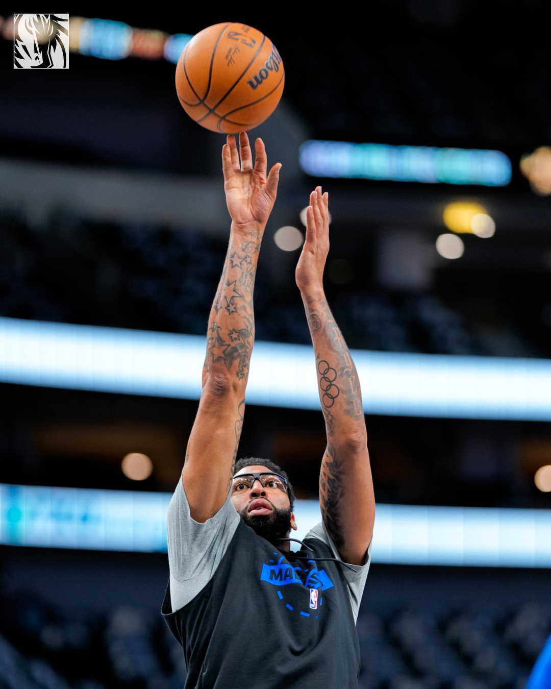 健健康康，持续进步。今天首发继续保持五人组：小内、小克、小旗、马勺、AD。独行侠