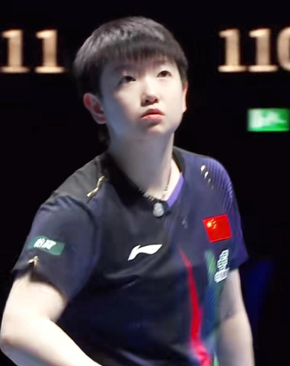 第一次穿黑色战袍的莎莎，
知道她穿什么颜色都好看，
没想到这么好看。

澳门世界