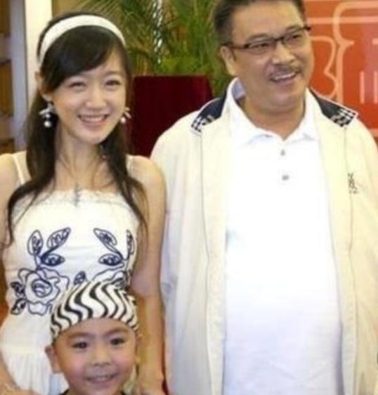 1989年，TVB让已婚的吴孟达去培训新人，可没过多久他带的女演员卢少慈就怀孕了