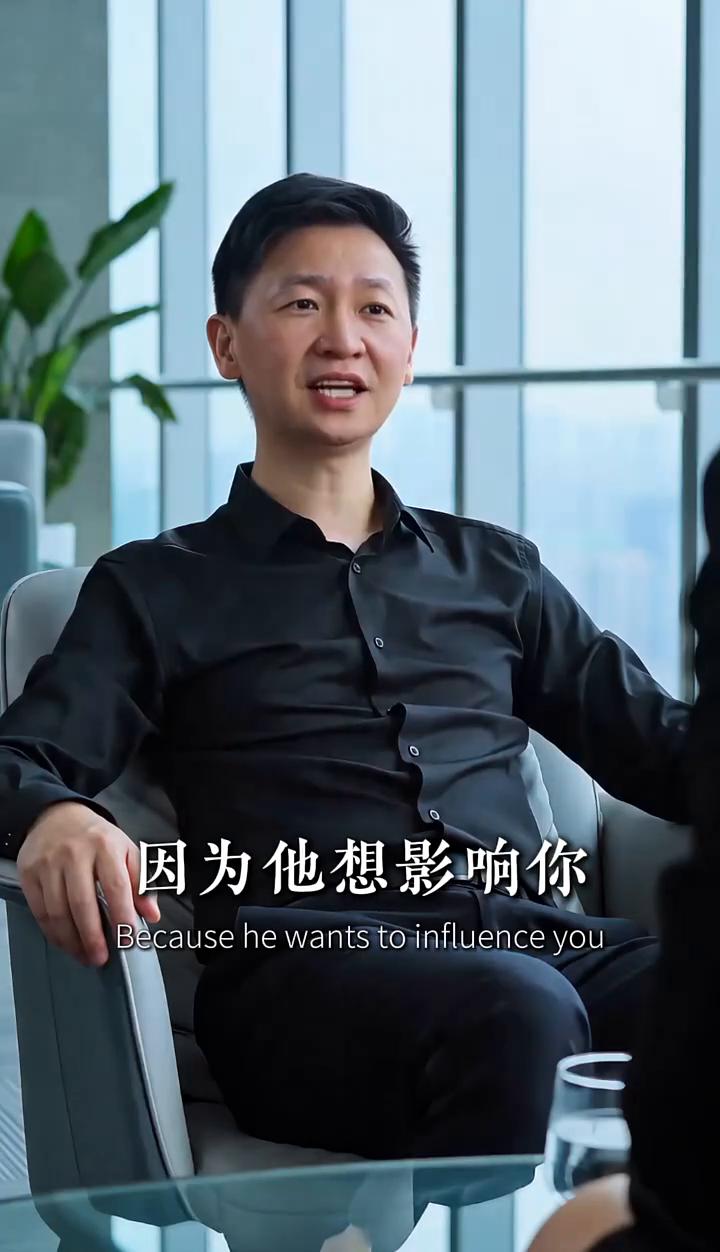 清醒的人。
为什么很多人喜欢跟你讲道理？因为他想影响你。讲道理也有目的，大多数时
