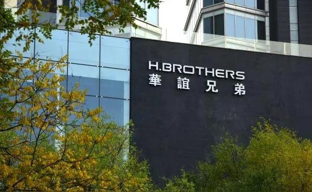 一个卖不存在的"香港月饼"，一个还不起1140万！这俩巨头是怎么把一手好牌打稀碎
