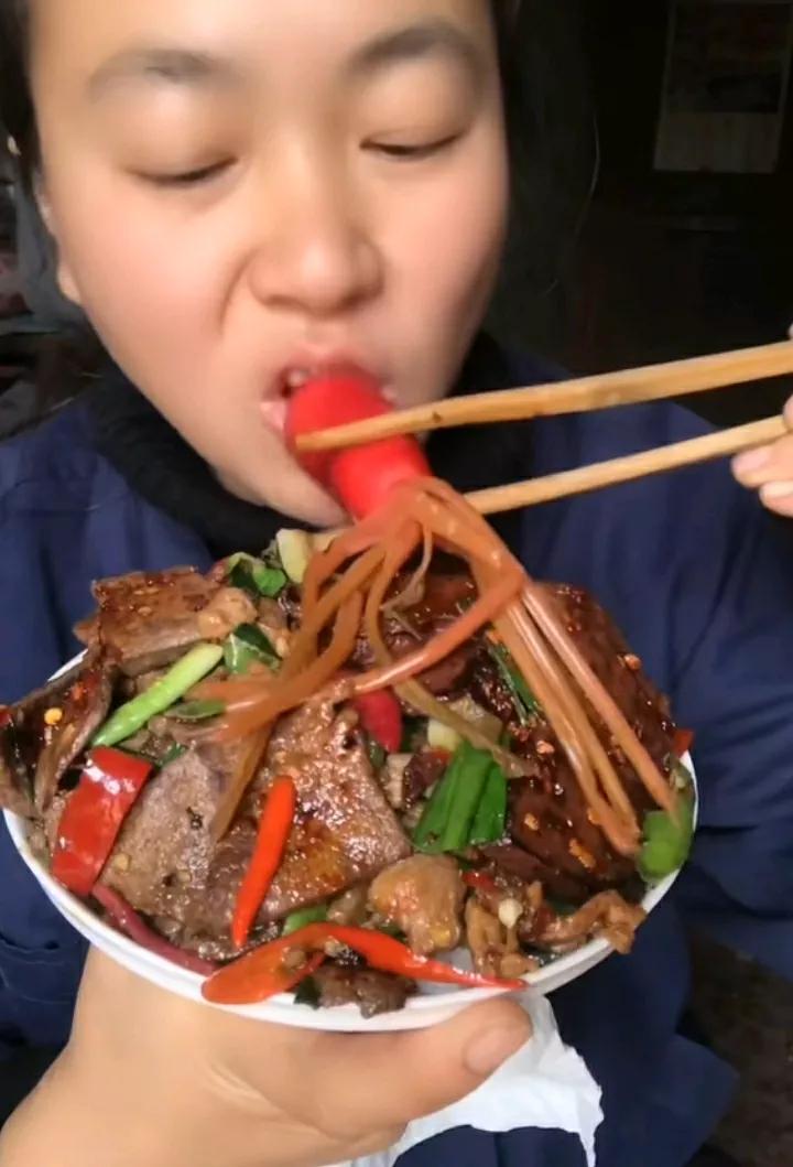 盘中肉香飘，美味满桌开。#有一碗菜# #我家味道超有料# #有上新品炒菜咯# #