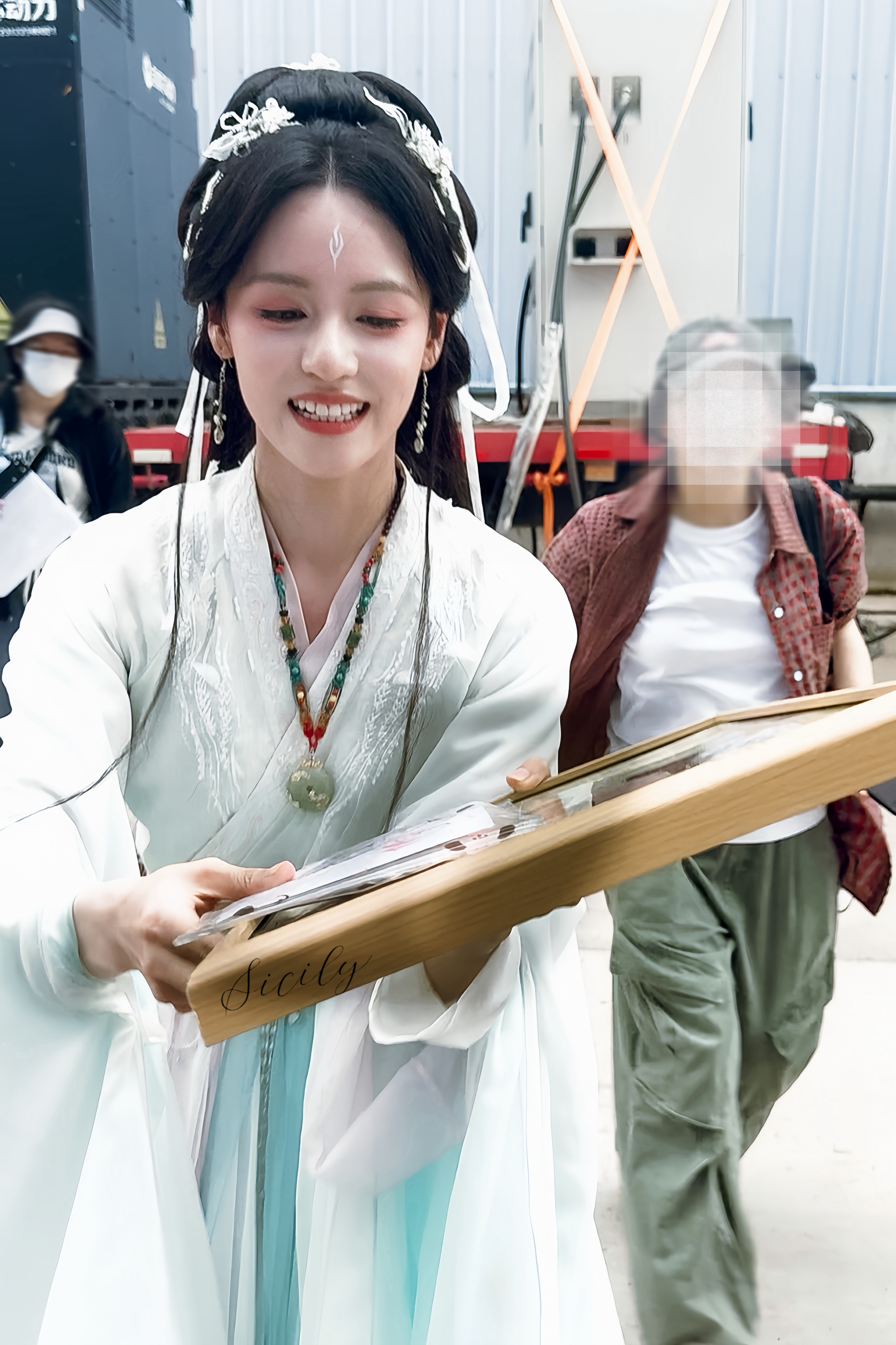 周益如 🎬周益如小白令狐雨 20260717 杀青日杀青大吉永远真诚努力的你 