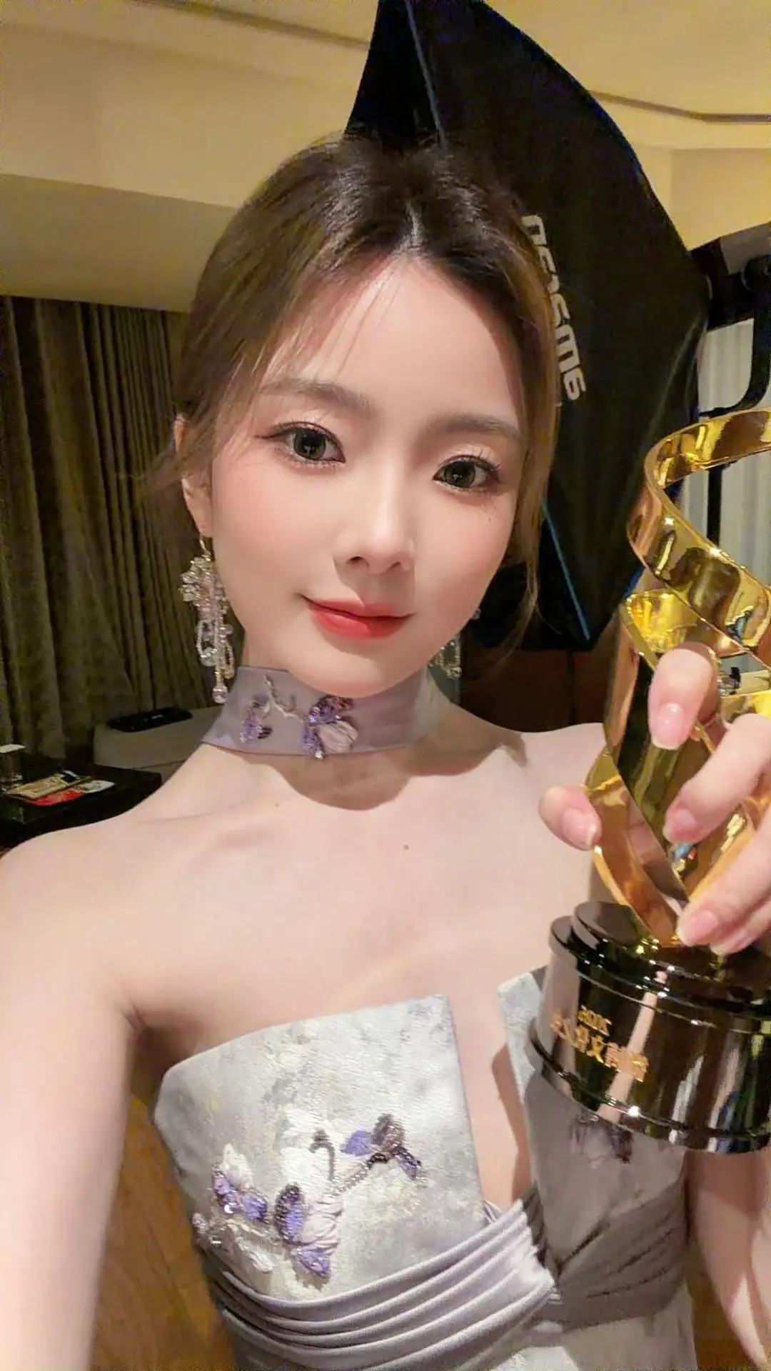 都来恭喜🎉这个陈卓璇🎉。
