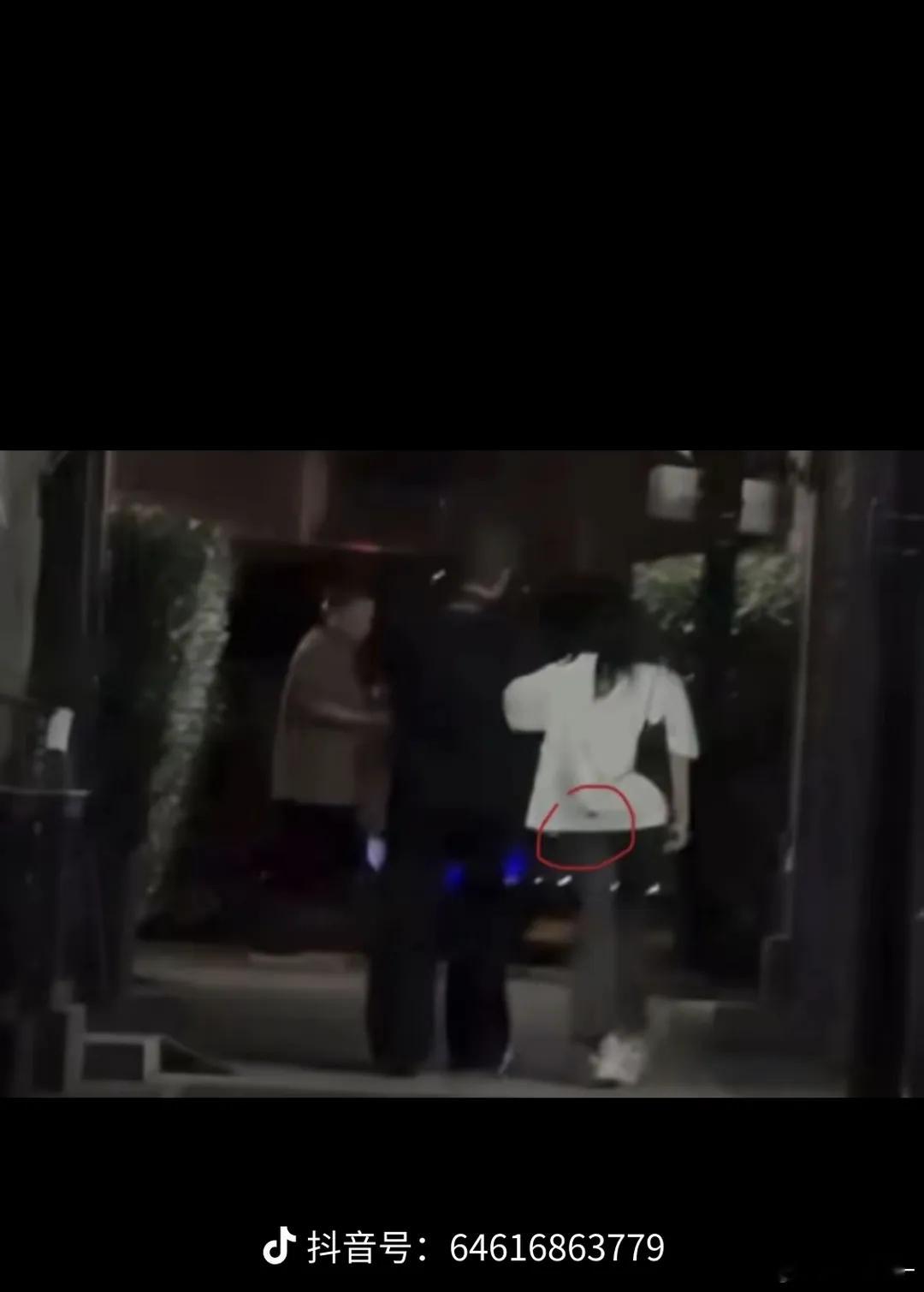 有网友发出白鹿疑似和陌生男性走在一起的照片，大家觉得这个可信度高吗 