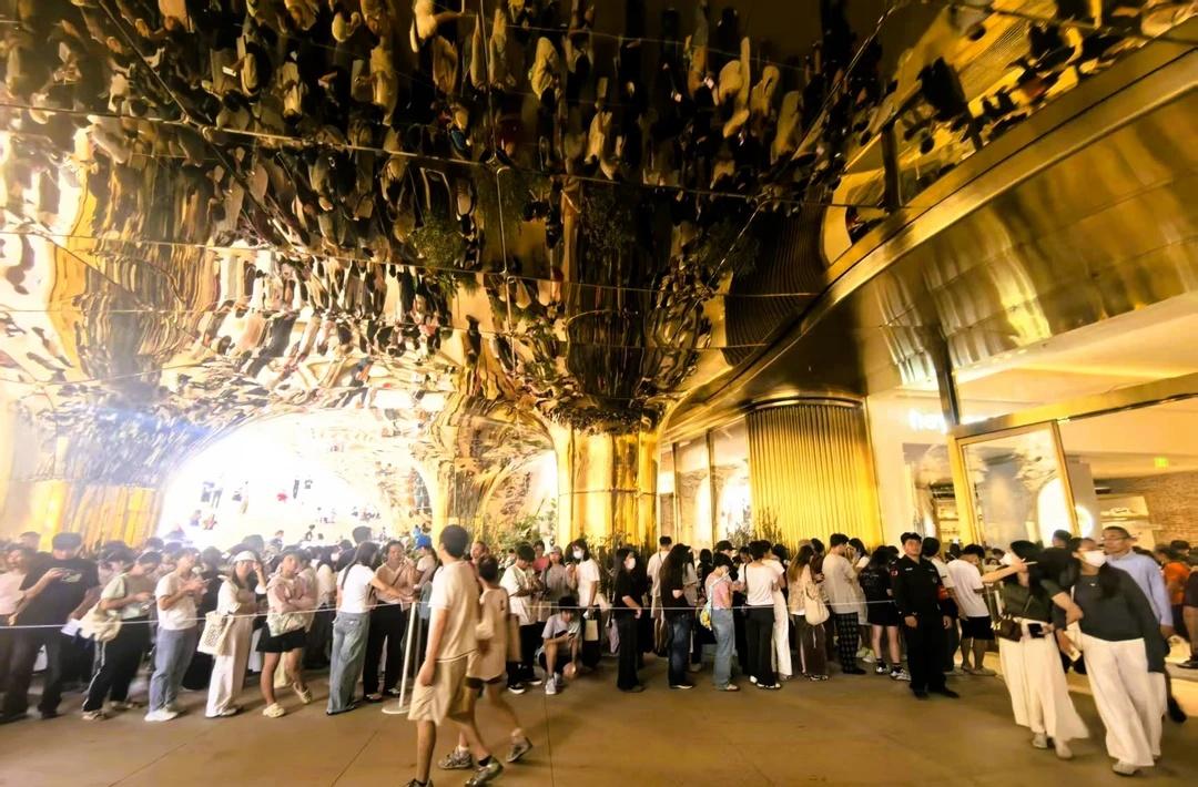 广州白鹅潭万象城，开成了“高级大食堂”？
广州白鹅潭万象城开业了。官方定级M1，
