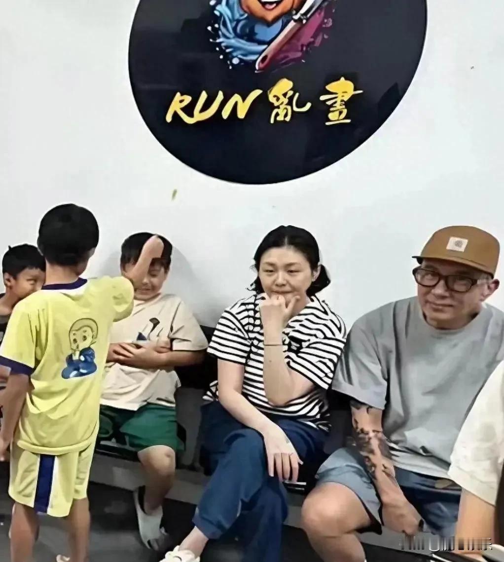 有网友爆料了大S生前得一组照片，绝不是说要血馒头，这个时候的大S似乎状态很不好？