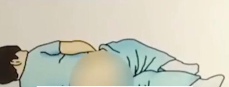 龙虾已经被臭死了！这个男的天天刷荒野求生短视频，看着博主各种稀奇古怪的操作，自己