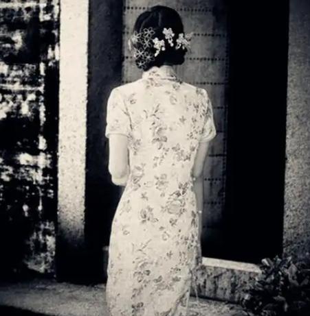 1936年，胡宗南爱上了有夫之妇黄鹤云，他甩给对方1000大洋：“钱归你丈夫，你