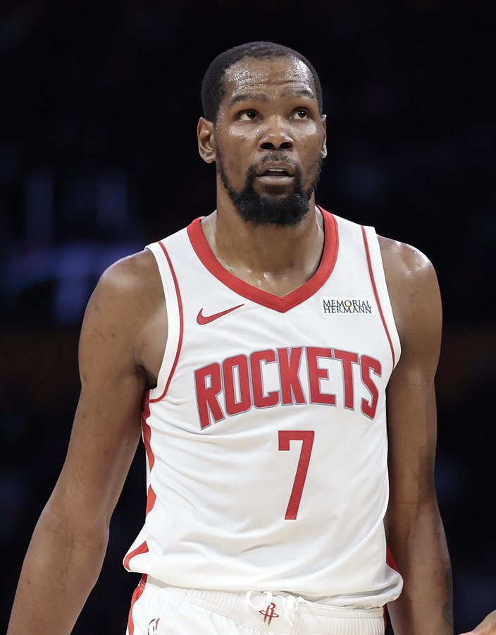 杜兰特缺席湖火G3湖人vs火箭 据Shams报道，杜兰特因左脚踝扭伤，将缺席今日