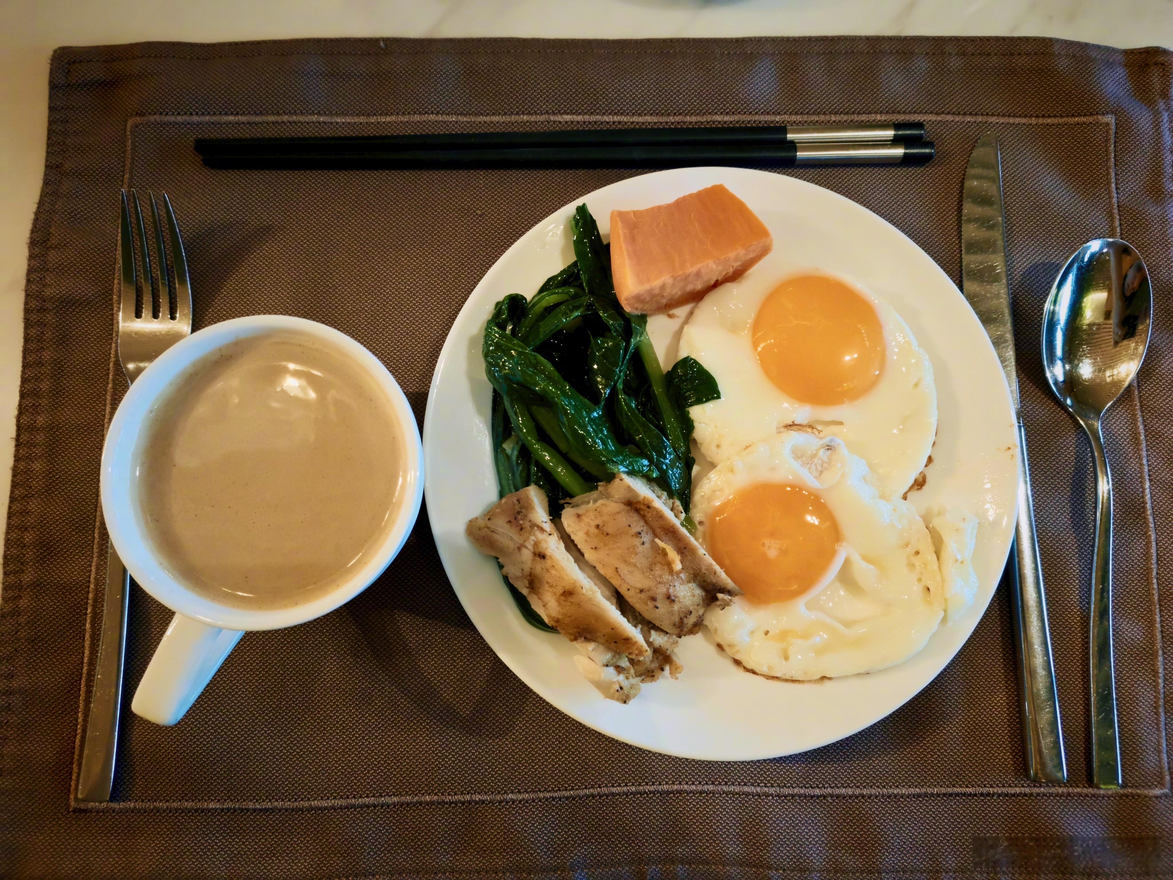 早ﾉ☀。好好吃早饭，一会车展见。 