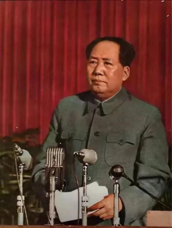 你最喜欢毛泽东的哪句话我最喜欢毛主席的“要横扫一切害人虫，全无敌。”美国、日本、