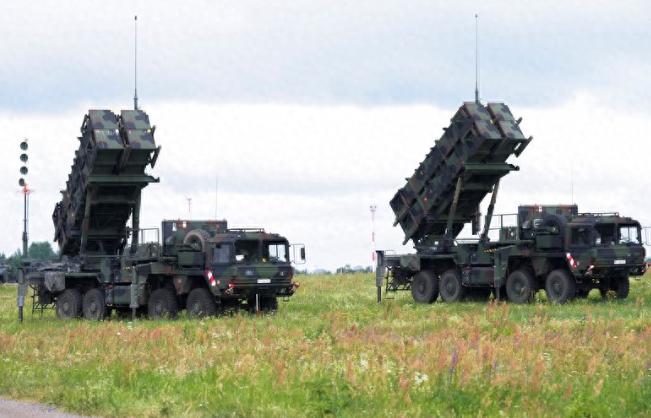 中东的战火，算是把美国的“家底”彻底扒光了，说真的这波操作看下来，只能用“顾头不