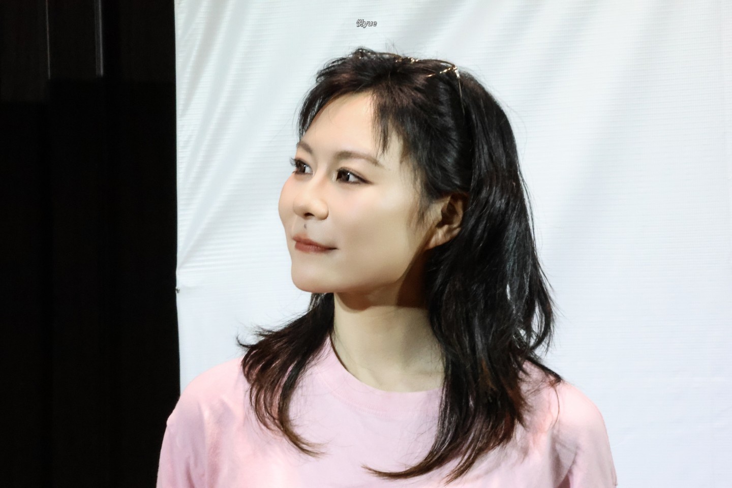 黎梦鸽🕊️ 黎梦鸽 【2026.5.23 笑护解放嘻】粉衫衬得眉眼软软甜甜的，