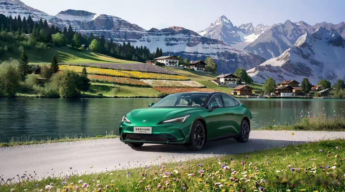 纯电720km/增程1450km，极狐全新阿尔法S5上市补贴价9.98万起