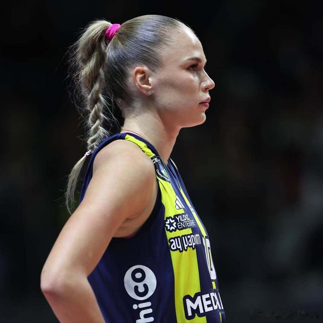 ⚡️ 土超女排联赛第6轮强强对话，费内巴切主场3-2险胜加拉塔萨雷，虽然目前仍保