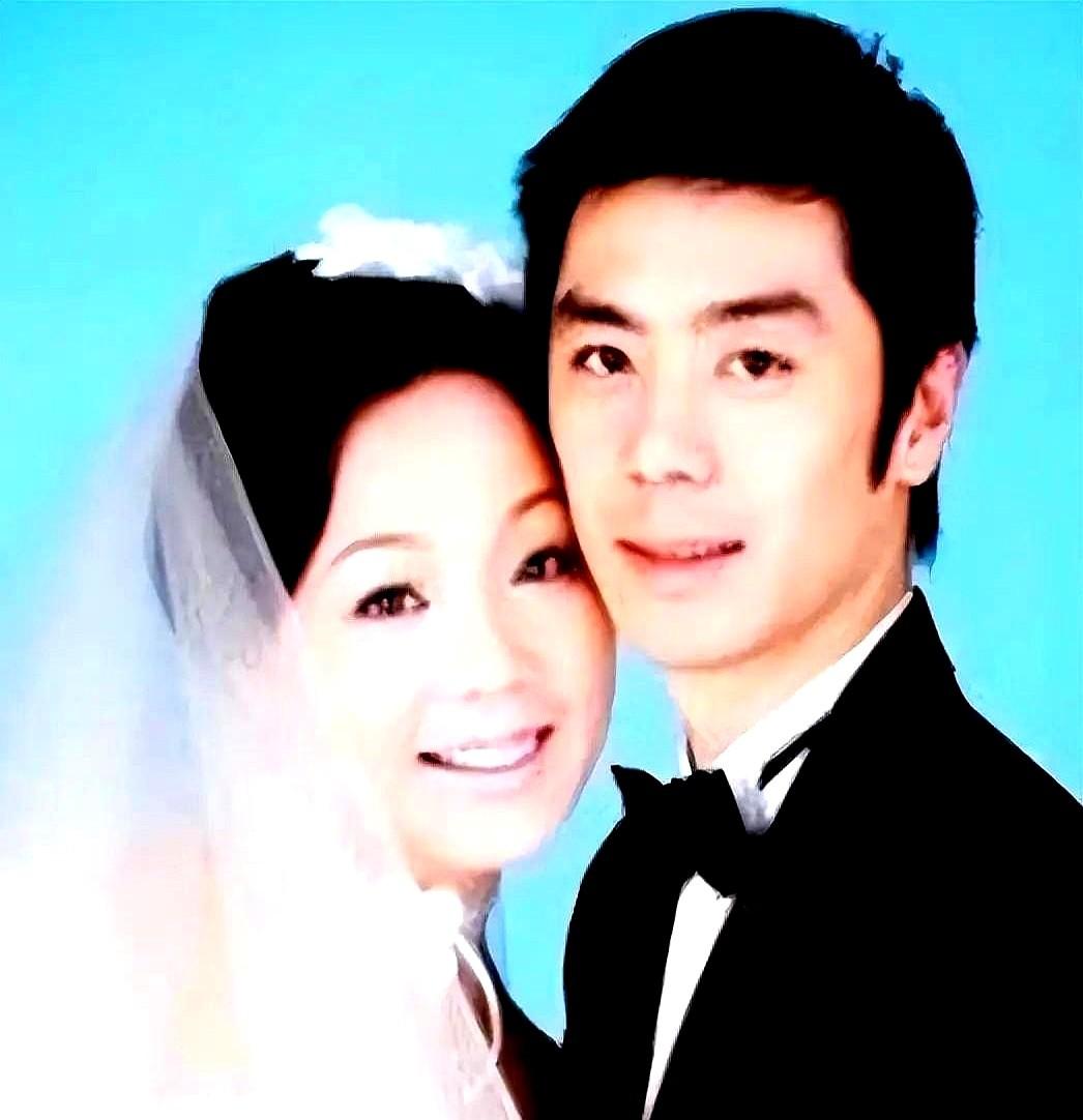 闫妮这前夫，真是个“狠人”！

2004年，身为圈外人的邹伟主动提离婚，只说了一