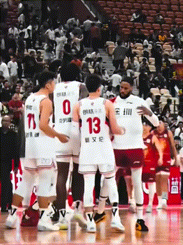 威姆斯社媒祝贺郭艾伦回归：兄弟，让我们继续在联盟里奋斗吧！
来自老对手的致敬啊！
