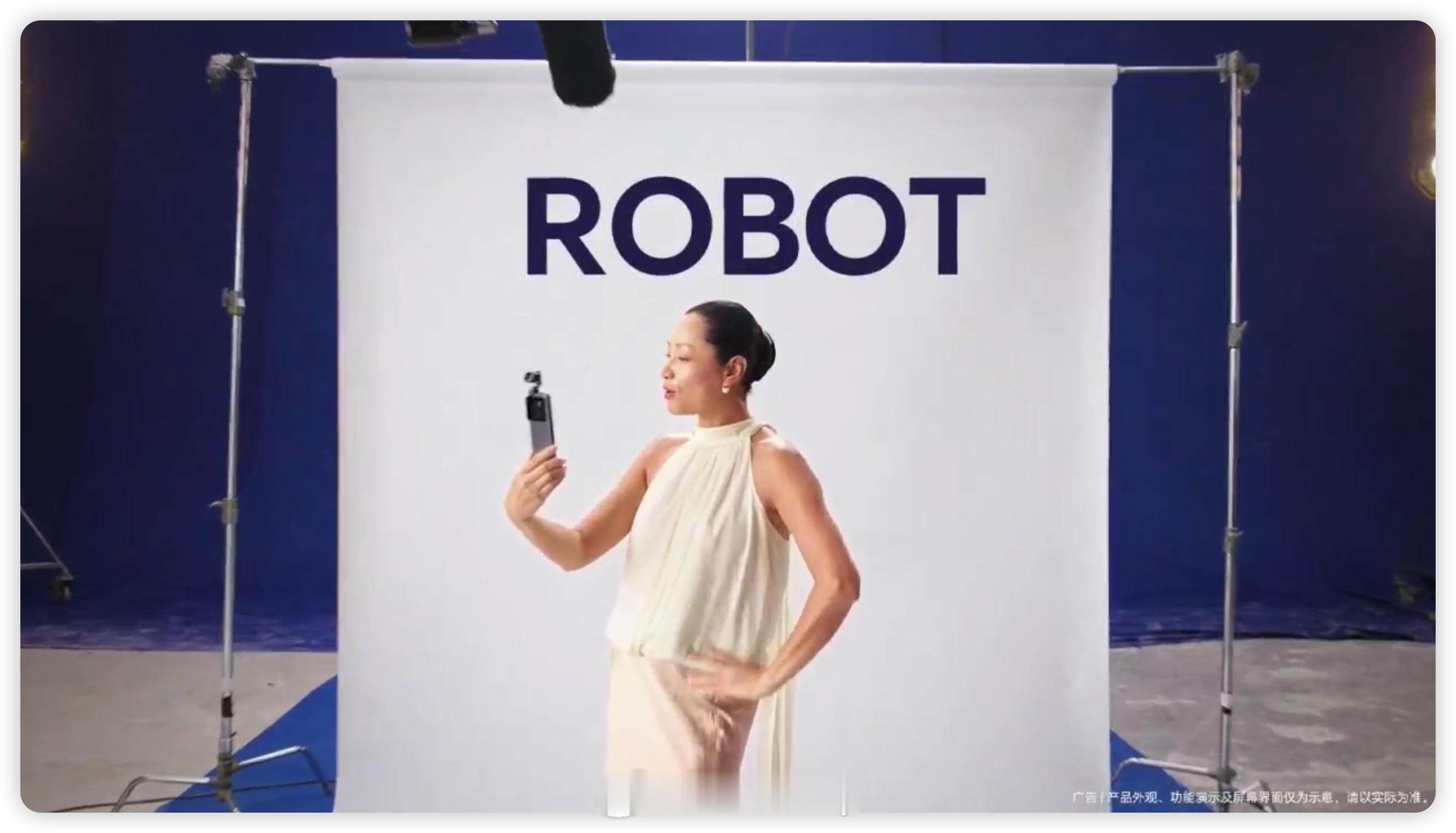 我知道荣耀Robot Phone灵活度很高，我也知道瞿颖很搞笑很抽象，但是你们也