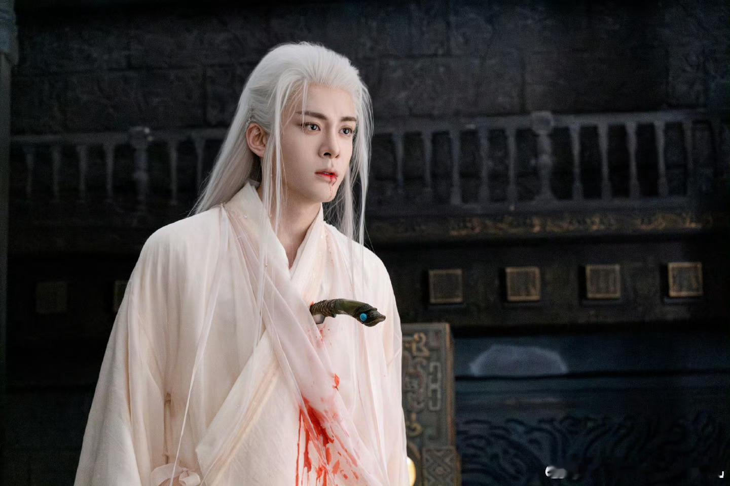 曾舜晞临江仙顶级售后曾舜晞这售后也太卷了！别人家演员剧播完就消失，他直接开启"宠