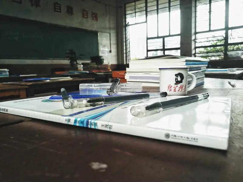 学生声称没拿到试卷？
如果是作业卷，这很正常！
学校发试卷，几种规格

1、中/