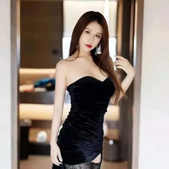 锦衣华裳，美人如画。凤冠华裳 轻舞华裳 锦韵华裳 古风华裳 仙侠华裳写真 颜华裳